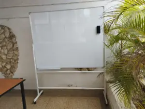 5ft X 4ft Whuteboard With Stand 400x300